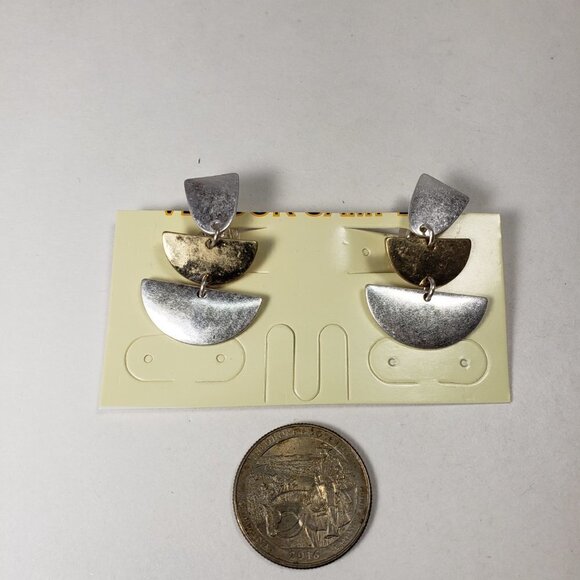 Dual tones 1.25 inches Drop Dangle Clip-on Earrings - Picture 6 of 6